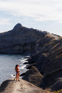 女孩 运动 风景 地平线 岩石 美丽的 美女 健康 吸引力