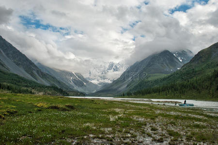 白鲁卡山