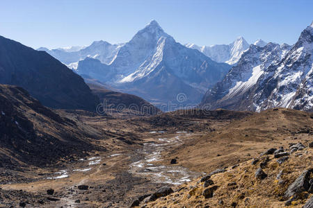 阿玛达布拉姆山峰在一个早晨，珠穆朗玛峰地区，尼泊尔