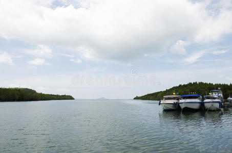 亚洲 巡航 公司 浮动 海湾 上岸 观光 码头 目的地 海洋