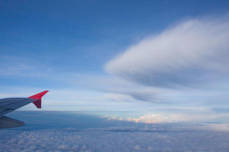 高的 土地 喷气式飞机 地平线 天堂 机器 商业 风景 航空公司
