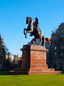 马雕像的FerencRakoczi安装在一匹马，KossuthLajos广场，布达佩斯，匈牙利，欧洲