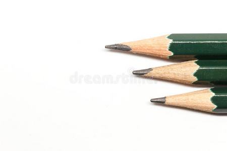 一排铅笔。