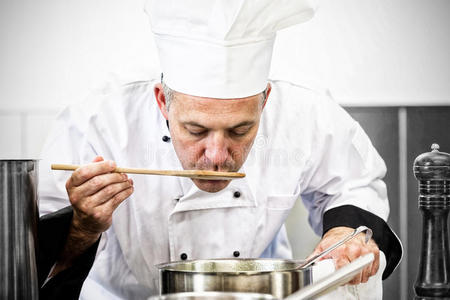 厨师品尝图片