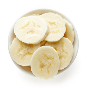 一碗上面的香蕉切片照片