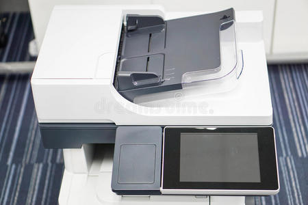 纸张 正确的 女商人 扫描 键盘 手指 打印机 物体 激光