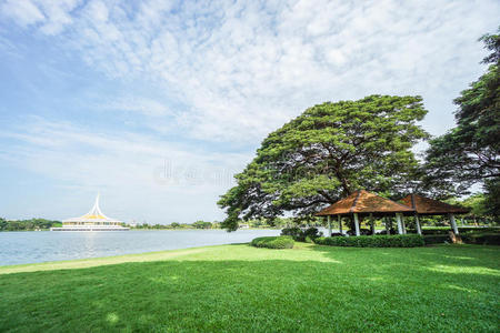 公园 自然 季节 天空 艺术 放松 美女 环境 生活 亭阁