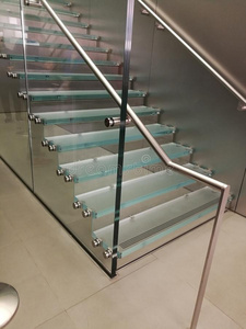 玻璃扶手楼梯图片