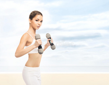 运动 举起 哑铃 饮食 适合 身体 健身房 医疗保健 肌肉