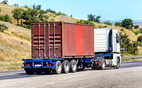 移动 商业 货物 负载 传送 载体 公路 柴油机 商品 运送