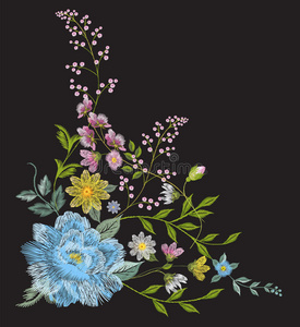 刺绣五颜六色的趋势花角图案.照片