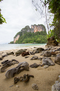 清澈的海水，宜人和阴凉的气氛，在法克比亚岛，奥卢克区，泰国