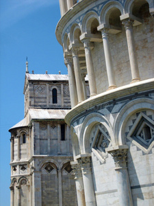 比萨斜塔和大教堂