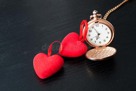 桌子 时钟 回忆 记得 浪漫 口袋 红心 庆祝 高的 主题
