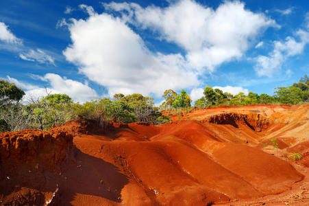 考艾岛威米亚峡谷著名的红土