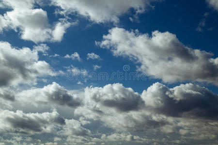 气氛 回顾 积云 阳光 空气 天空 天气 地平线 现象