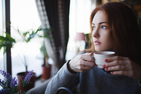 早晨 安慰 女孩 漂亮的 杯子 娱乐 女士 可爱的 幸福