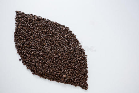 咖啡豆形成眼睛形状