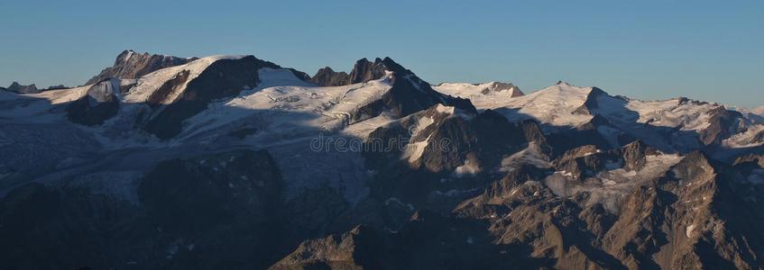 裂缝 自然 全景 地形 高的 阿尔卑斯山 目的地 气候 恩格尔伯格