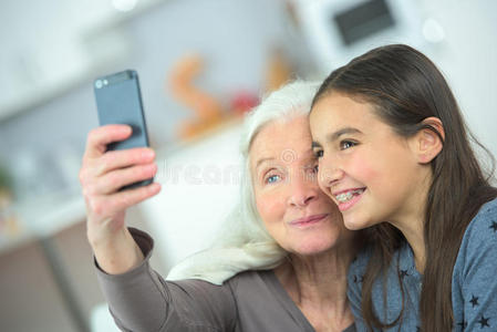 孙子 孙女 起源 成人 年龄 头发 感情 菲特 老年人 祖母
