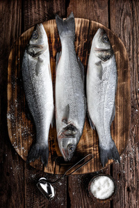 食物 烹饪 美味的 切割 木材 柠檬 鲈鱼 市场 海鲜 准备