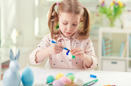 书桌 复活节 小孩 鸡蛋 托儿所 教育 女孩 庆祝 美丽的