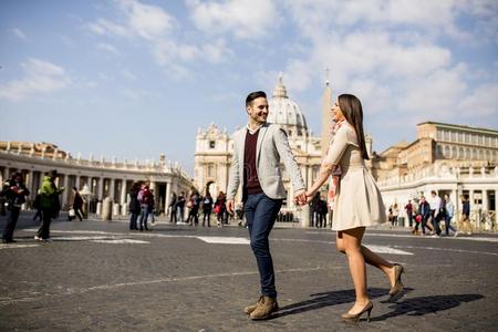 夫妇 旅行 欧洲 城市 大教堂 旅游业 广场 男朋友 假期