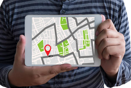 GPS地图到目的地位置，街道地图与GPS图标，导航