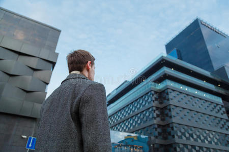 办公室背影图片