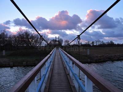 日落 颜色 立陶宛 欧洲 鲁辛 美丽的 建设 自然 人行天桥
