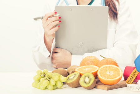 节食 服务 剪贴板 书桌 营养 医学 营养学 医生 测量