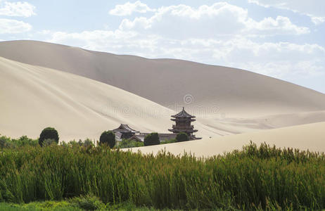 敦煌新月湖，中国