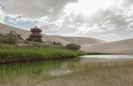 敦煌新月湖，中国