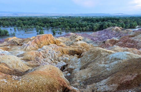 美丽的 晶体 新月 蒙古语 阿尔卑斯山 回声 瓷器 沙漠