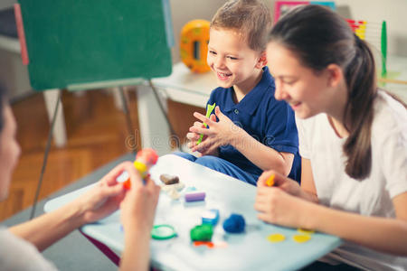 孩子们 可爱的 模具 幼儿园 橡皮泥 教育 创造 婴儿室