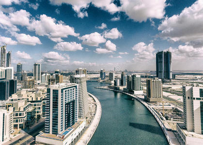 美丽的一天，迪拜市中心的鸟瞰