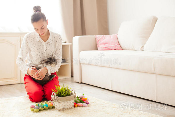 复活节兔子在家里