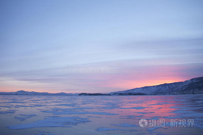 粉红色 日落 风景 美丽的 天空 傍晚 自然 冬天 贝加尔湖