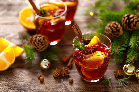蔓越莓 酒精 葡萄酒 香料 肉桂色 明星 冬天 热的 圣诞节