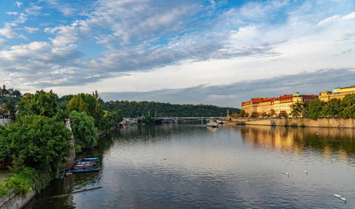 捷克共和国布拉格的查尔斯桥。