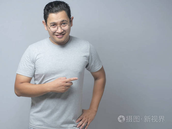 亚洲男人用复制空间展示自己的东西