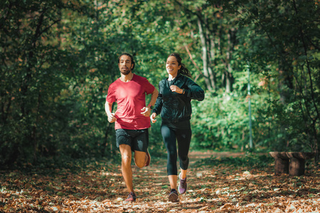 运行 闲暇 夫妇 在一起 女人 跑步 耐力 运动服 男人
