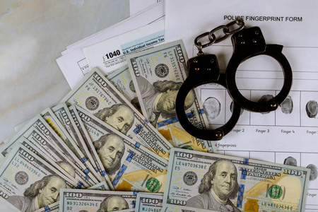 税单金融用钱及指纹记录刑事调查