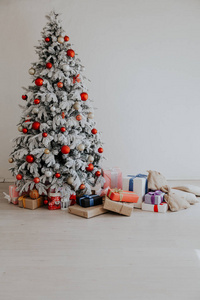 圣诞树新年礼物白色家居装饰