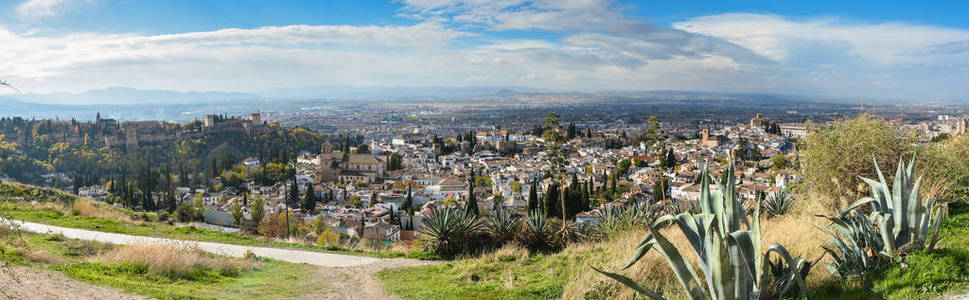 Panorama of Granada. 