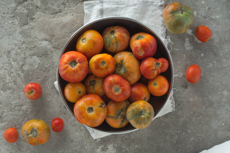 成熟水果，樱桃番茄，灰色混凝土，全蔬菜，wh
