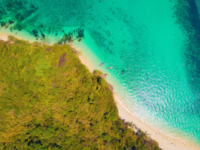 俯瞰Phi Phi，玛雅海滩和蓝绿色海水，