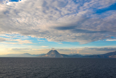 旅行 目的地 旅游 美丽的 海岸 日落 风景 自然 夏天