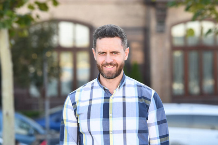 成熟的人留着胡子,发型时髦.成人时尚趋势照片