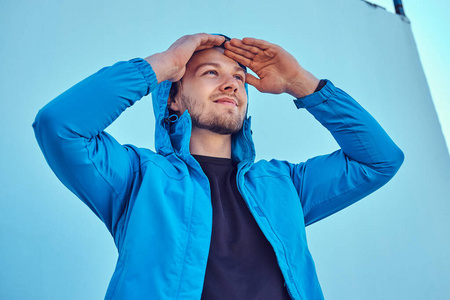 猎豹看向前肖像图片